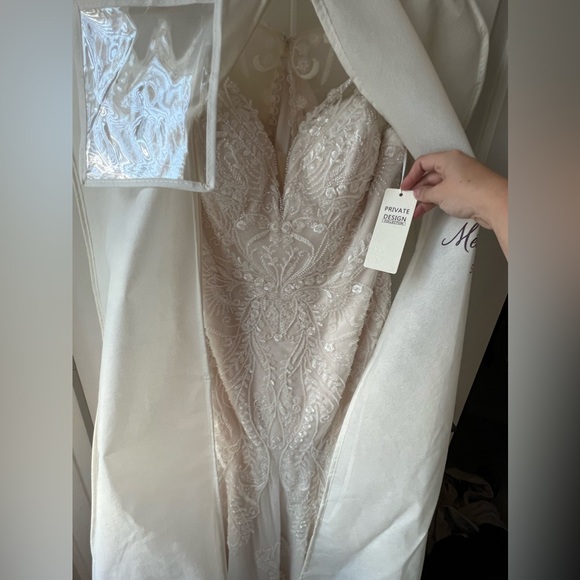 Lux and Love Designer wedding dress - never worn - Picture 7 of 8